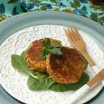 {Paleo} Weeknight Salmon Cakes