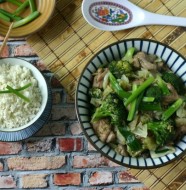 Paleo Chicken Stir Fry Recipe. Soy-Free. Grain-Free. Healthy Chicken Stir Fry with Broccoli and Cabbage.