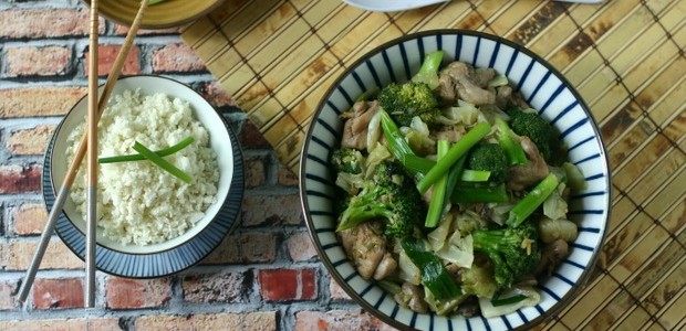 {Paleo} Chicken Stir Fry with Broccoli + Cabbage