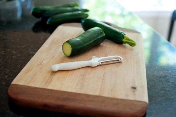 How to Make Zucchini Noodles from www.everydaymaven.com