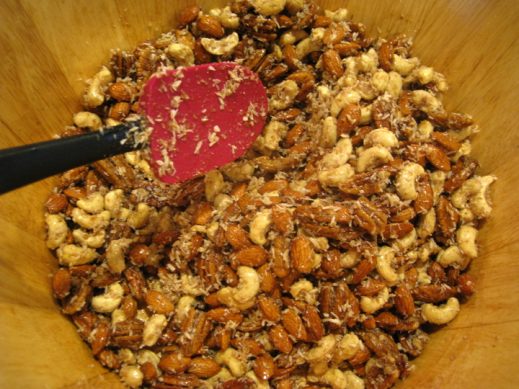 Toasted Coconut Mixed Nuts (Sugar Free) from www.EverydayMaven.com