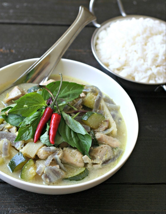 Quick Green Curry Chicken from www.EverydayMaven.com