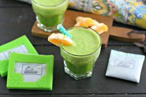 Citrus Green Smoothie from www.EverydayMaven.com