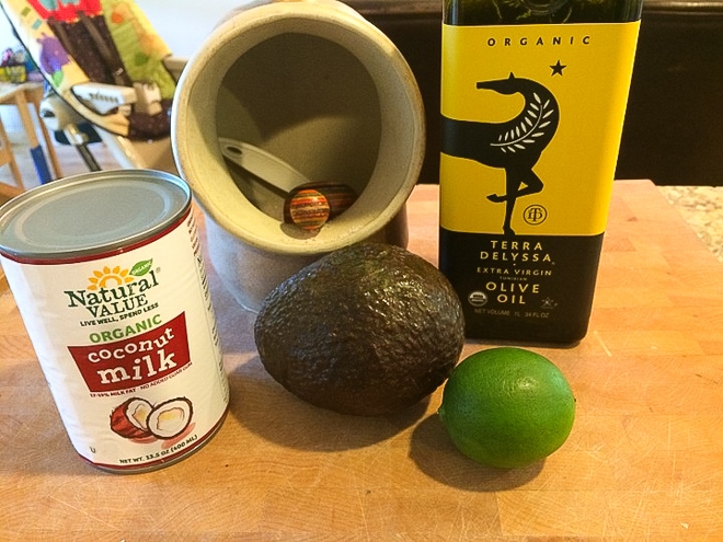 ingredients to make avocado crema recipe