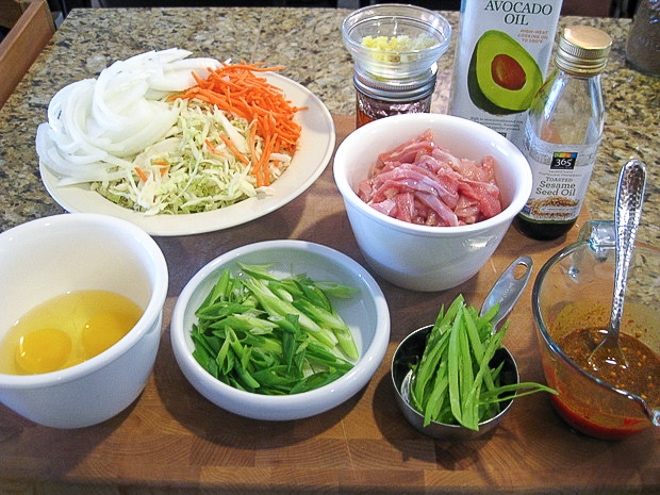 prepped ingredients to make homemade gluten free singapore rice noodles